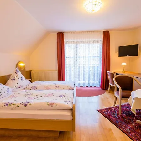 Gaestehaus Sonne 3* غرنباخ