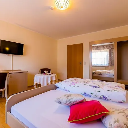 מלון Gaestehaus Sonne