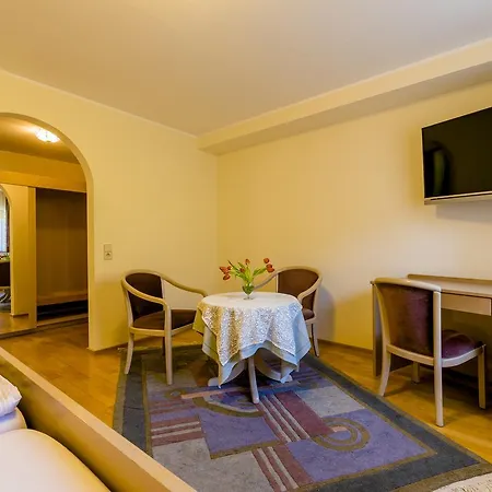 Gaestehaus Sonne Otel Gernsbach